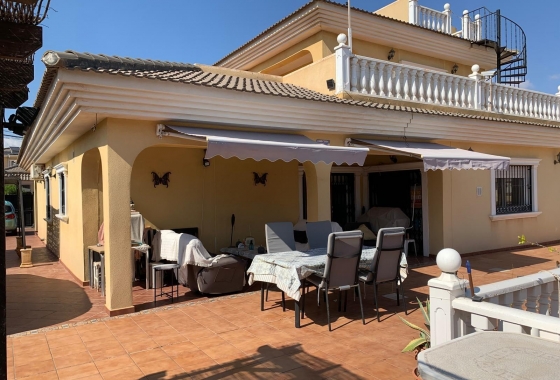 Wiederverkauf - Villa - Torrevieja - Los Balcones - Los Altos del Edén