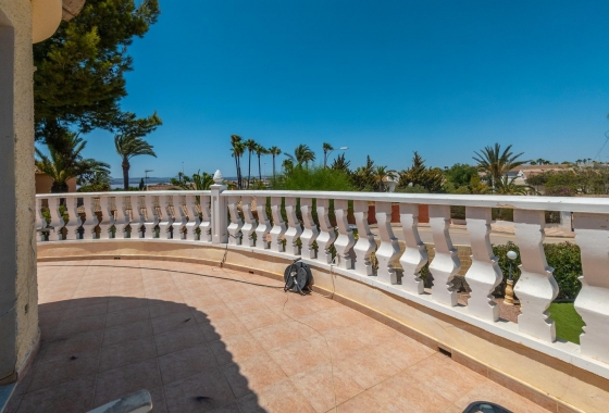 Resale - Villa - Torrevieja - El Chaparral