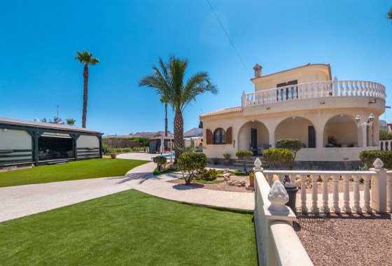Resale - Villa - Torrevieja - El Chaparral