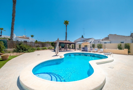 Resale - Villa - Torrevieja - El Chaparral