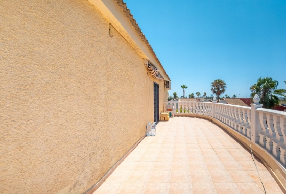 Resale - Villa - Torrevieja - El Chaparral