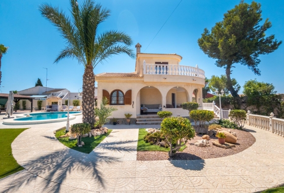 Resale - Villa - Torrevieja - El Chaparral