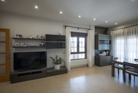 Neue Gebäude - Villa - Avileses - Jerónimo y Avileses