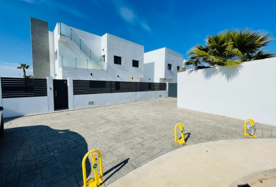 Obra nueva - Chalet - Torrevieja