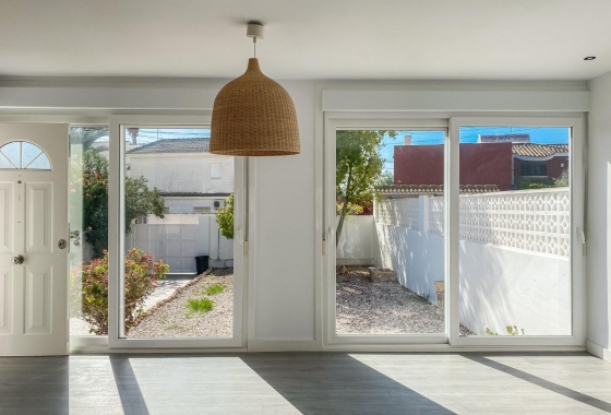 Resale - Villa - Torrevieja - Costa Blanca