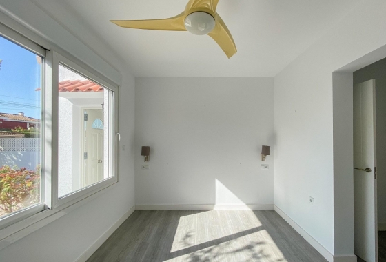 Resale - Villa - Torrevieja - Costa Blanca