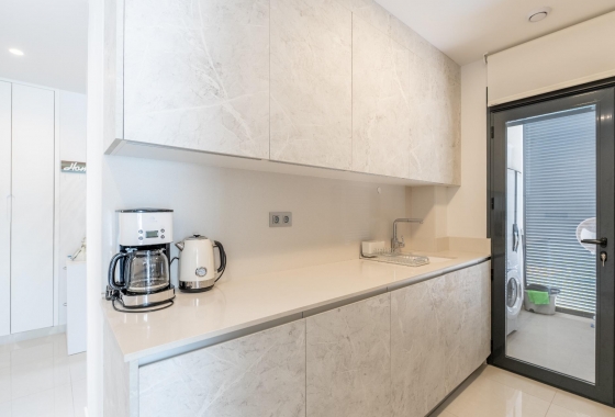 Reventa - Apartamento / piso - Torrevieja - Estacion De Autobuses