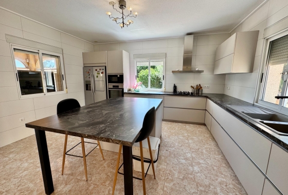 Reventa - Villa - Dolores - Cmno. Escorredor