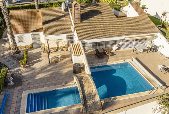 Resale - Villa - Orihuela