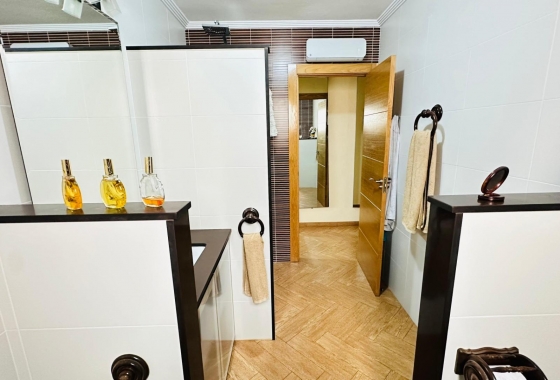 Reventa - Apartamento / piso - Torrevieja - Centro