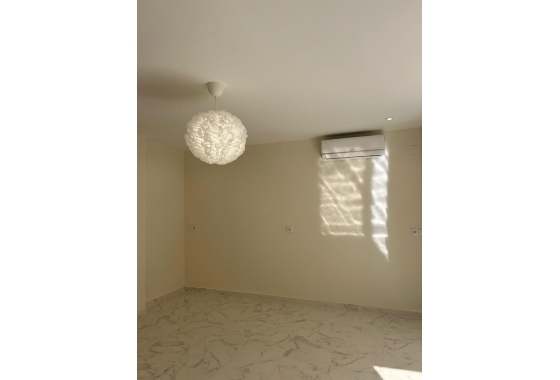 Reventa - Apartamento / piso - Torrevieja