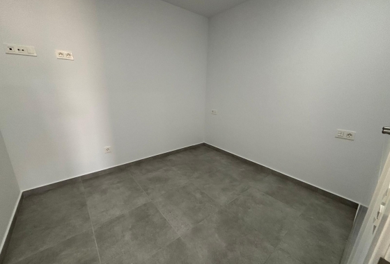 Reventa - Apartamento / piso - Torrevieja - Estacion De Autobuses