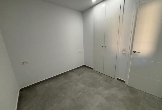 Reventa - Apartamento / piso - Torrevieja - Estacion De Autobuses