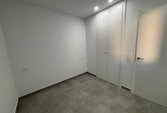 Reventa - Apartamento / piso - Torrevieja - Estacion De Autobuses