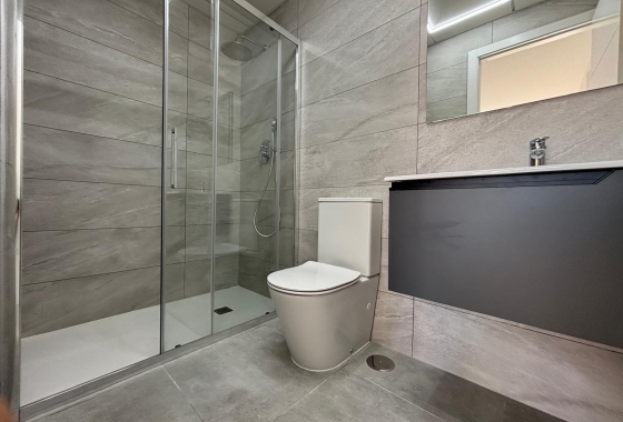 Reventa - Apartamento / piso - Torrevieja - Estacion De Autobuses