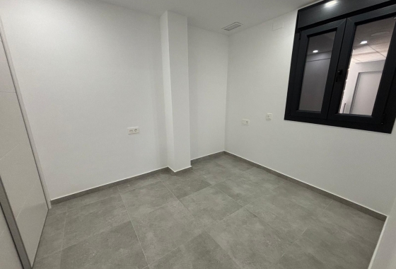 Reventa - Apartamento / piso - Torrevieja - Estacion De Autobuses