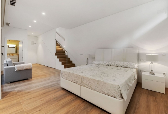 Reventa - Villa - Orihuela - Las Colinas Golf