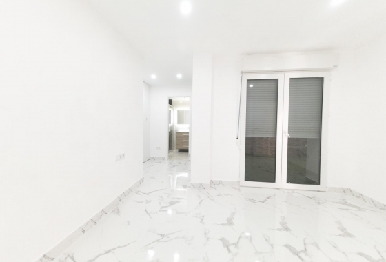 Reventa - Apartamento / piso - Torrevieja - Playa De Los Naufragos