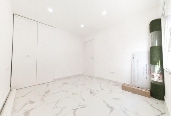 Reventa - Apartamento / piso - Torrevieja - Playa De Los Naufragos