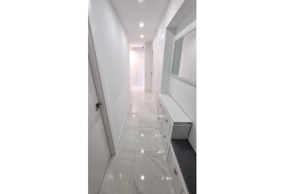Resale - Apartment / flat - Torrevieja - Centro