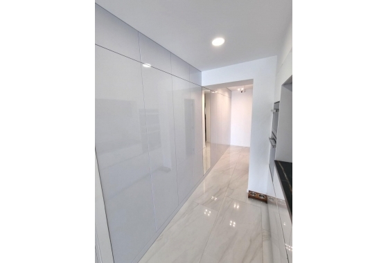 Resale - Apartment / flat - Torrevieja - Centro