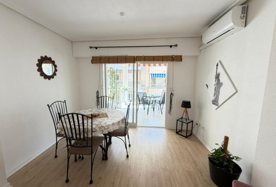 Resale - Apartment / flat - Torrevieja - Playa del Cura