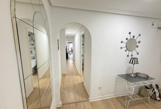 Resale - Apartment / flat - Torrevieja - Playa del Cura