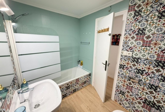 Resale - Apartment / flat - Torrevieja - Playa del Cura