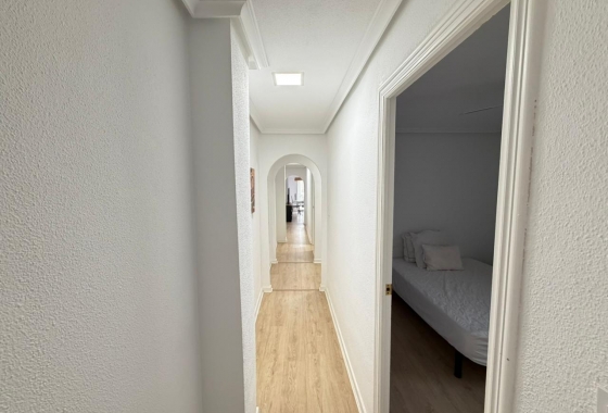 Resale - Apartment / flat - Torrevieja - Playa del Cura