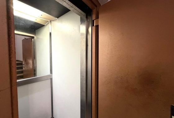 Resale - Apartment / flat - Torrevieja - Playa del Cura