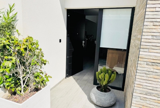 Resale - Villa - La Finca Golf Resort - Inland