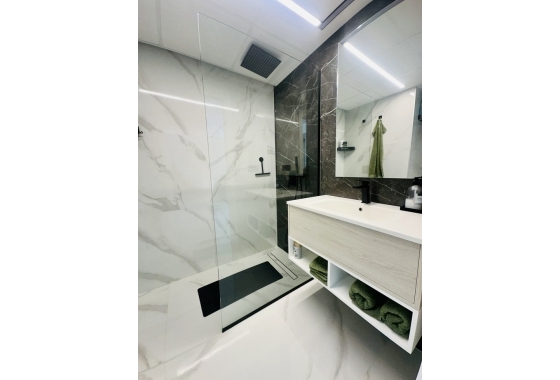 Resale - Apartment / flat - Guardamar del Segura - El Raso