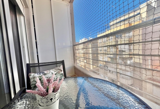 Reventa - Apartamento / piso - Torrevieja - Centro