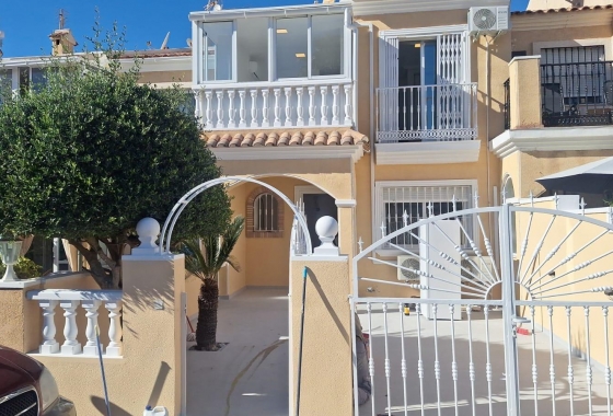 Resale - Townhouse - Torrevieja - aguas nuevas
