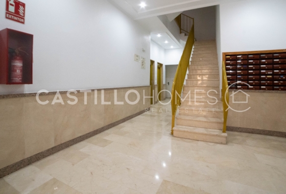 Resale - Apartment / flat - Torrevieja - Centro