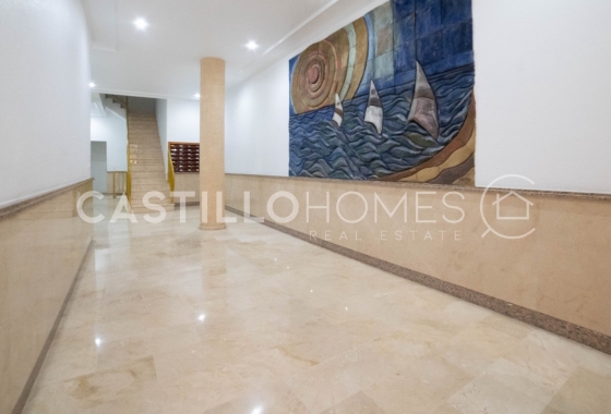 Resale - Apartment / flat - Torrevieja - Centro