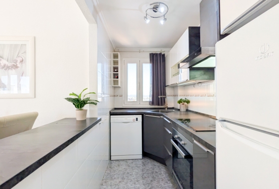 Resale - Apartment / flat - Torrevieja - Costa Blanca
