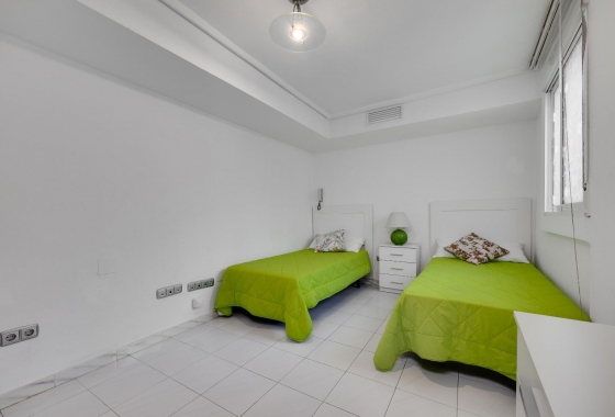 Resale - Apartment / flat - Torrevieja - Centro