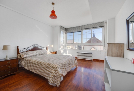 Resale - Apartment / flat - Torrevieja - Centro