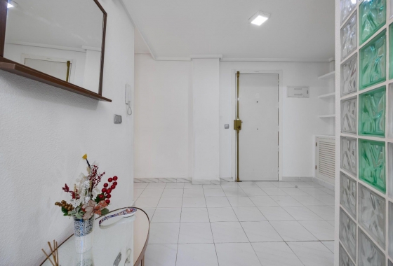 Resale - Apartment / flat - Torrevieja - Centro