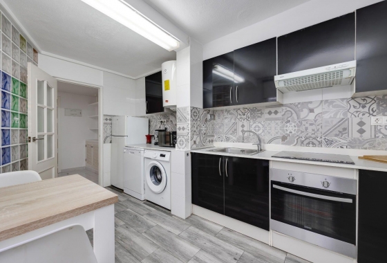 Resale - Apartment / flat - Torrevieja - Centro