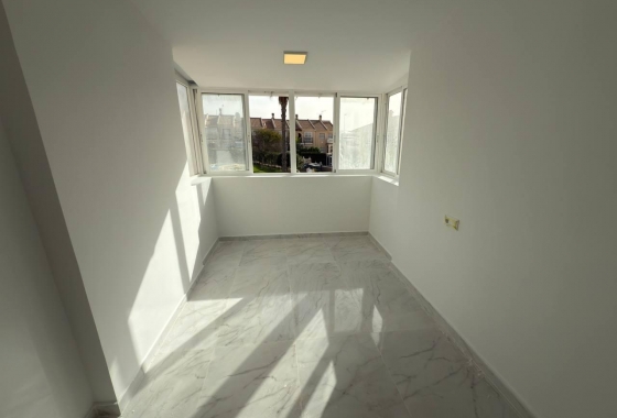 Resale - Townhouse - Torrevieja - aguas nuevas