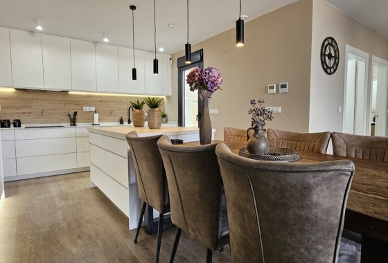 Resale - Villa - Dolores - Sector 4