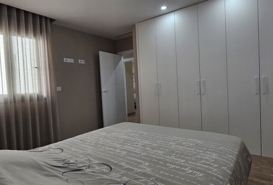 Resale - Villa - Dolores - Sector 4