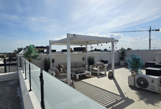 Resale - Villa - Dolores - Sector 4