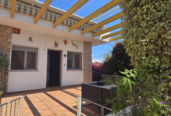 Resale - Townhouse - Pilar de la Horadada - Mil Palmeras