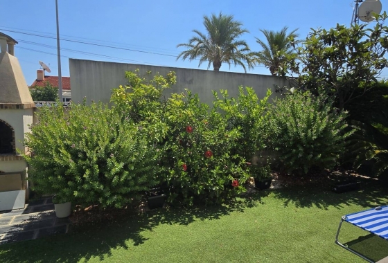 Resale - Townhouse - Pilar de la Horadada - Mil Palmeras