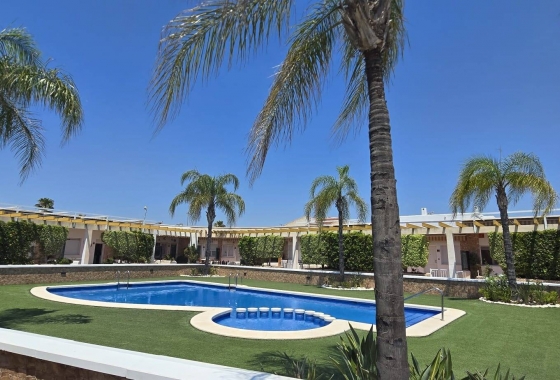 Resale - Townhouse - Pilar de la Horadada - Mil Palmeras