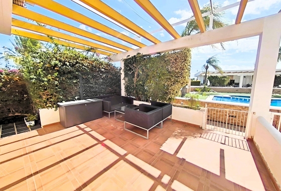 Resale - Townhouse - Pilar de la Horadada - Mil Palmeras