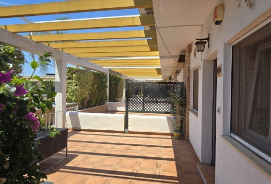 Resale - Townhouse - Pilar de la Horadada - Mil Palmeras
